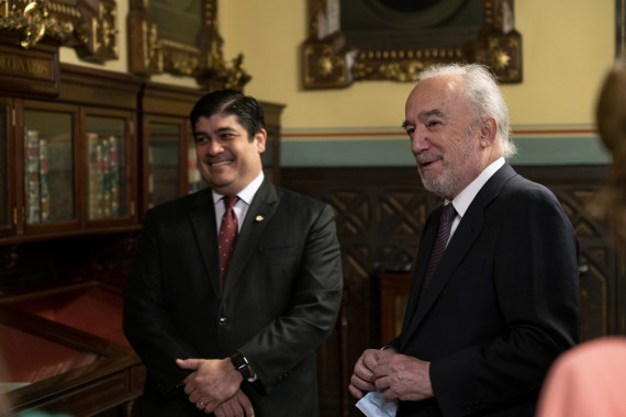 El presidente de Costa Rica y el director de la RAE (foto: RAE)