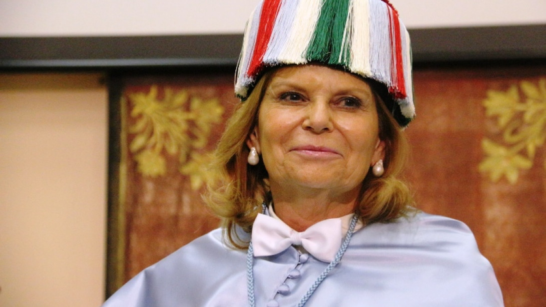 La académica es la tercera mujer «honoris causa» por la UIB. Foto: UIB